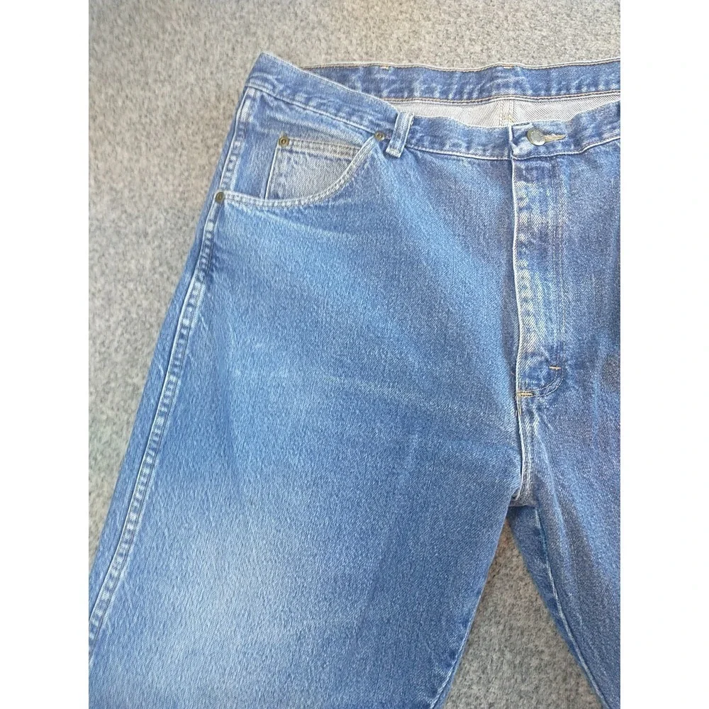 Wrangler Rugged Wear Mens Blue Straight Leg Jeans 38x29 Medium Wash 39902PW